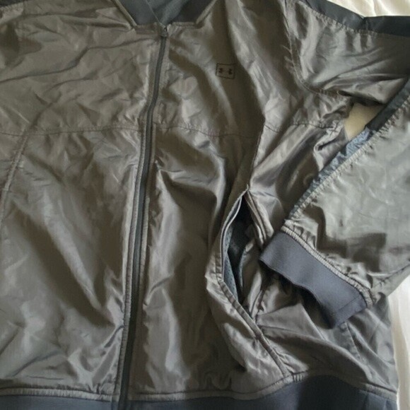Under Armour-Men's Sport Style Wind Bomber Jacket- Full ZiP Windbreaker - Picture 9 of 12
